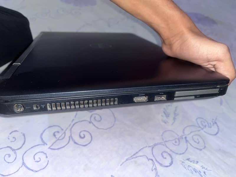 Dell Latitude E5540 4