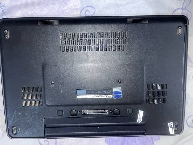 Dell Latitude E5540 6