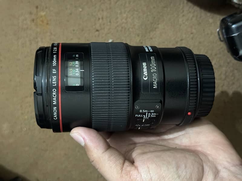 Canon EF 100mm Macro Lens - f/2.8L Macro IS USM 0