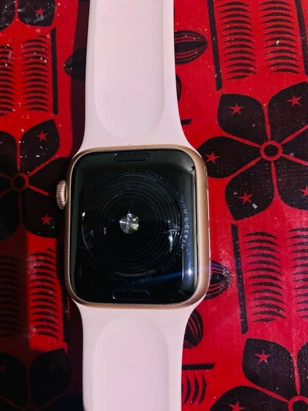 Apple Watch SE 40 mm exchange available  aur kam hojaye gi price 9