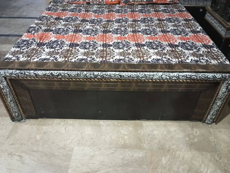bed dressing table or showcase 1