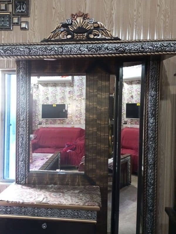 bed dressing table or showcase 7
