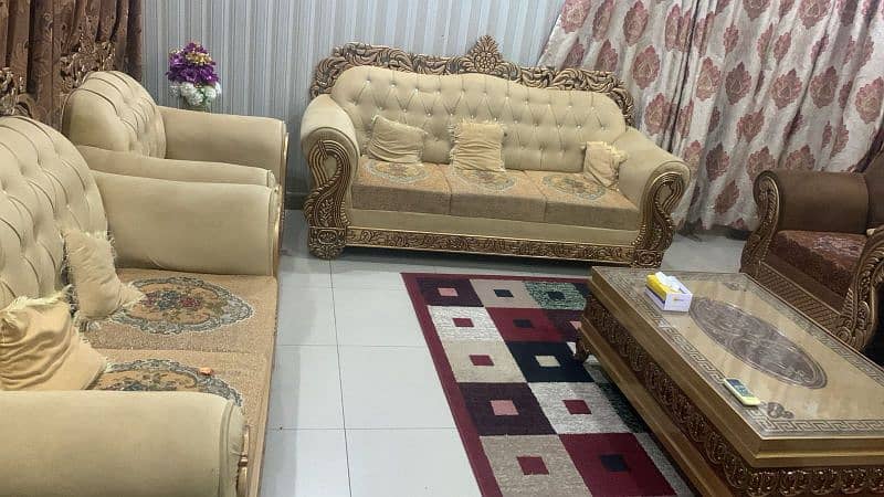 Complete Sofa set like new with table 0