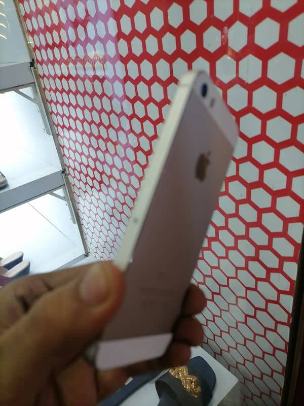 Apple iPhone 5S 4