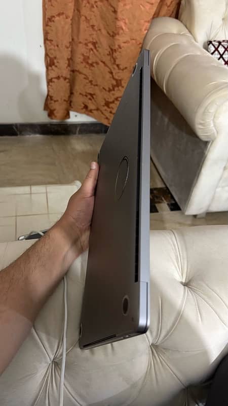 MacBook pro 16 inches 32/512, i7, 10by10 2