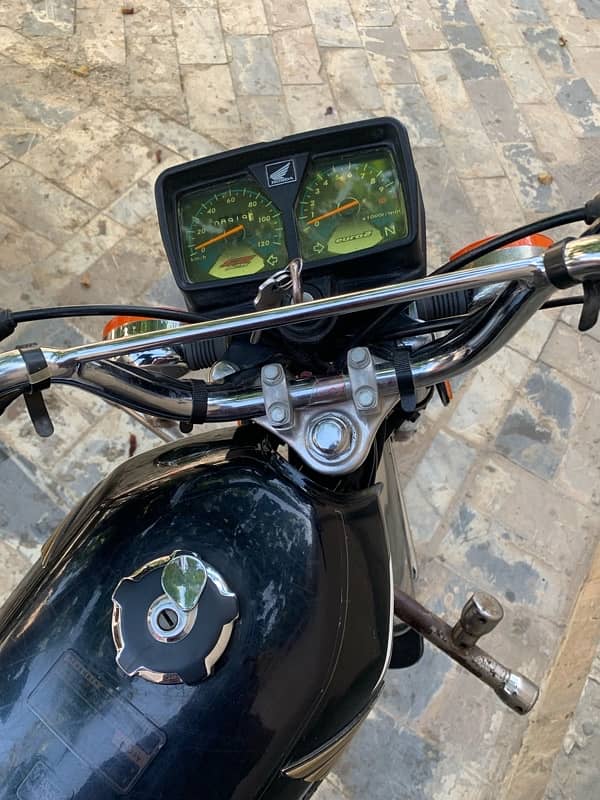 Honda CG 125 Orignal Milage 2023 Applied For 8