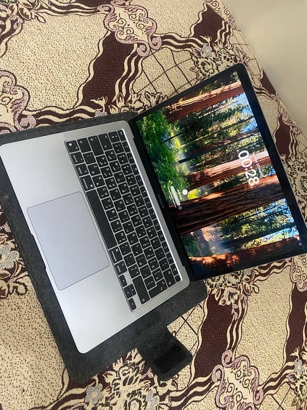 MacBook air M1 2020 new condition 0