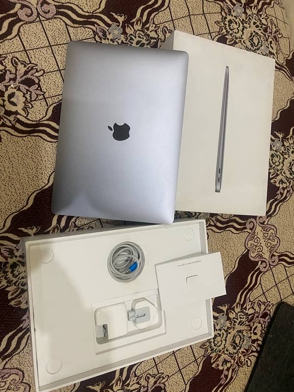 MacBook air M1 2020 new condition 3