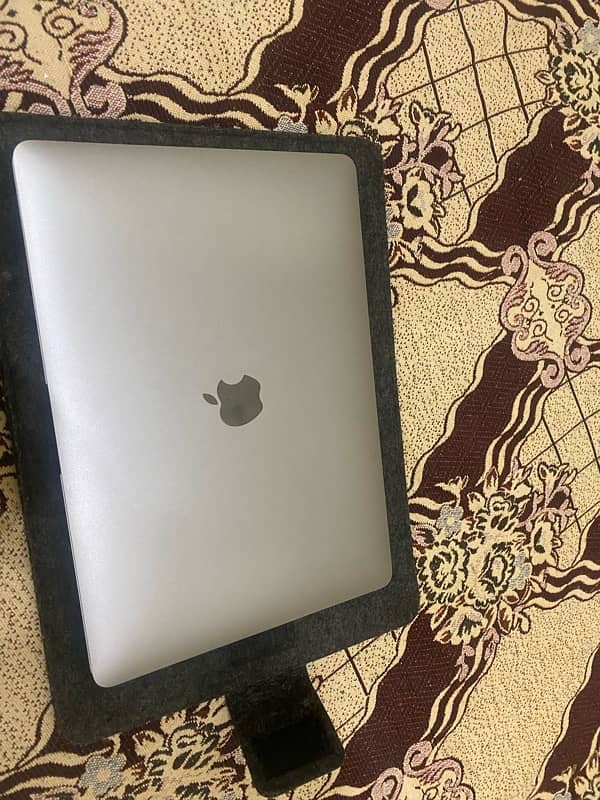 MacBook air M1 2020 new condition 5