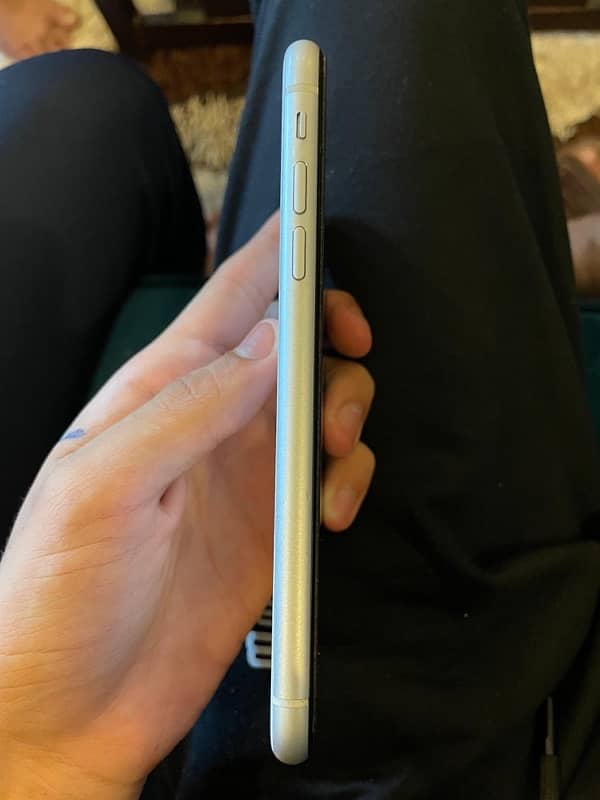 Iphone XR factory unlock 1