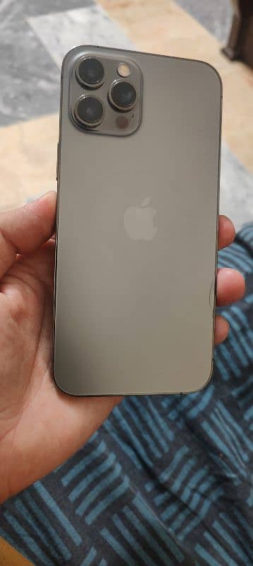 12 pro max like new good condition 4