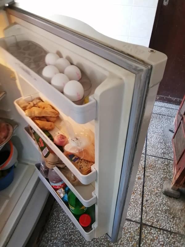 dawlance fridge perfectly working - 0,3,0,1,7,1,0,4,4,0,0 3