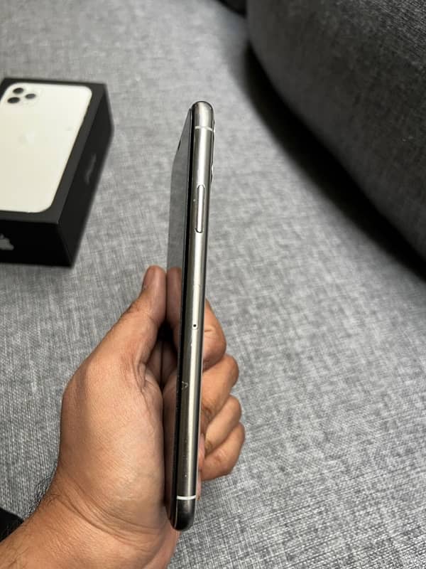 iphone 11 pro max PTA APPROVED 2