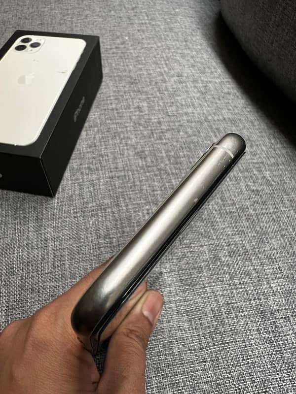 iphone 11 pro max PTA APPROVED 5