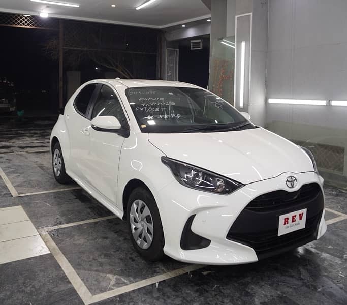 Toyota Yaris 2022 4-Grade April 2025 passo swift cultus 2023 2024 2021 1