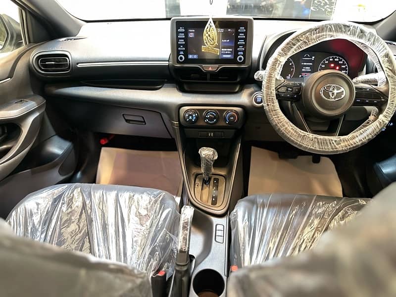 Toyota Yaris 2022 4-Grade April 2025 passo swift cultus 2023 2024 2021 10