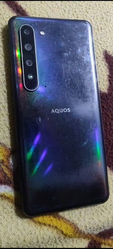 aqous r5g 4