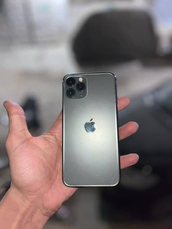 Iphone 11pro 64 gb Factory unlock with charger and cable 0