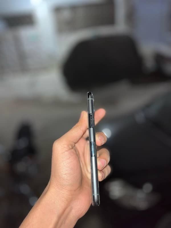 Iphone 11pro 64 gb Factory unlock with charger and cable 1