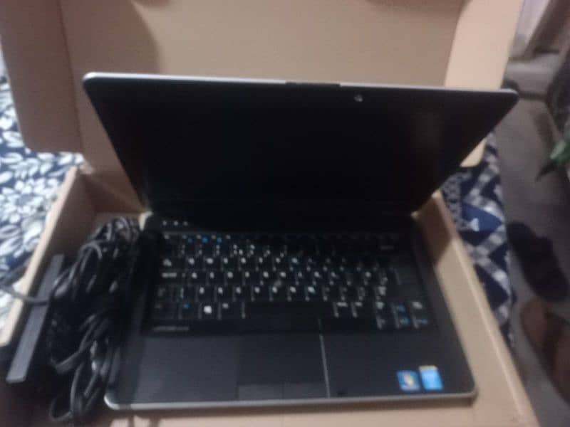 laptop i7 4600 generation 8 gb RAM 164 gb hearts 1