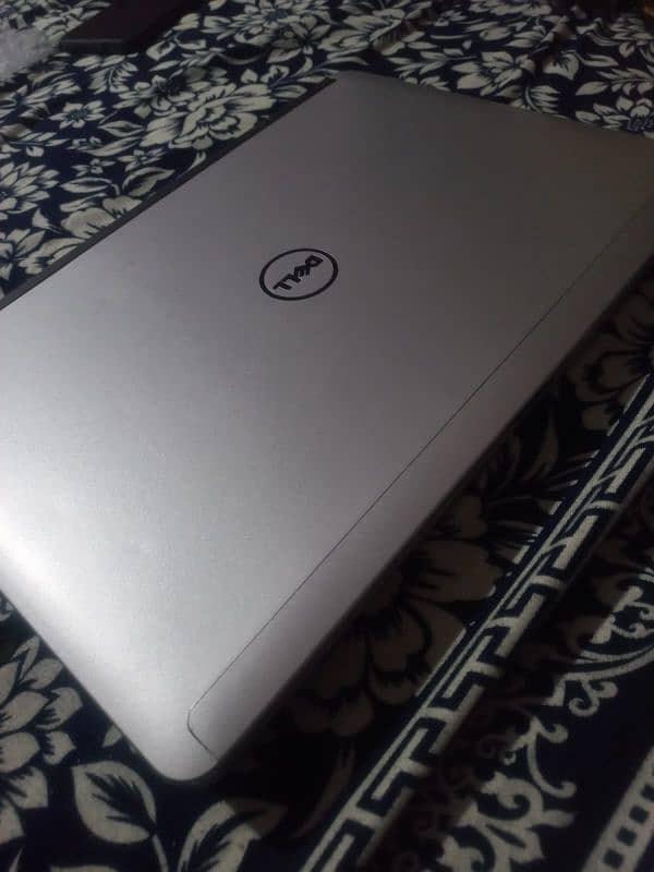 laptop i7 4600 generation 8 gb RAM 164 gb hearts 2