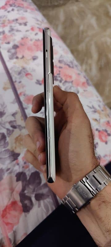OnePlus 10 pro 5g 4