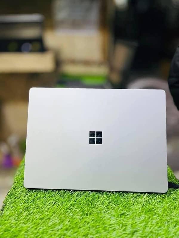 MICROSOFT SURFACE LAPTOP (CORE I5 8th GEN) (8/128gb SSD) 1