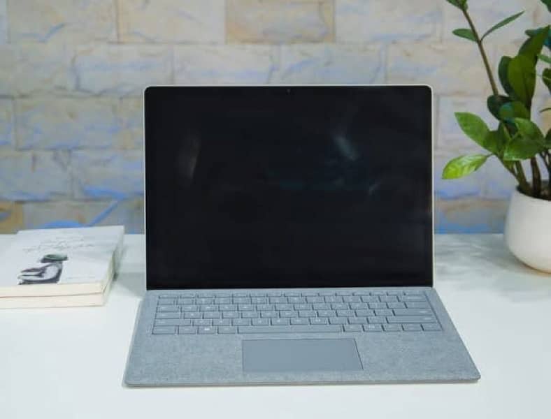 MICROSOFT SURFACE LAPTOP (CORE I5 8th GEN) (8/128gb SSD) 3
