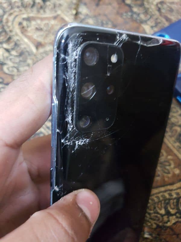 samsung s20 plus non pta  128 minor dot fonrt break back break. 2