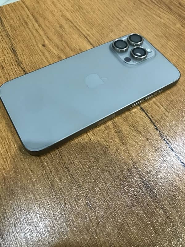 Apple Iphone 15 pro max 256 Natural Titanium LLA Factory unlocked 5