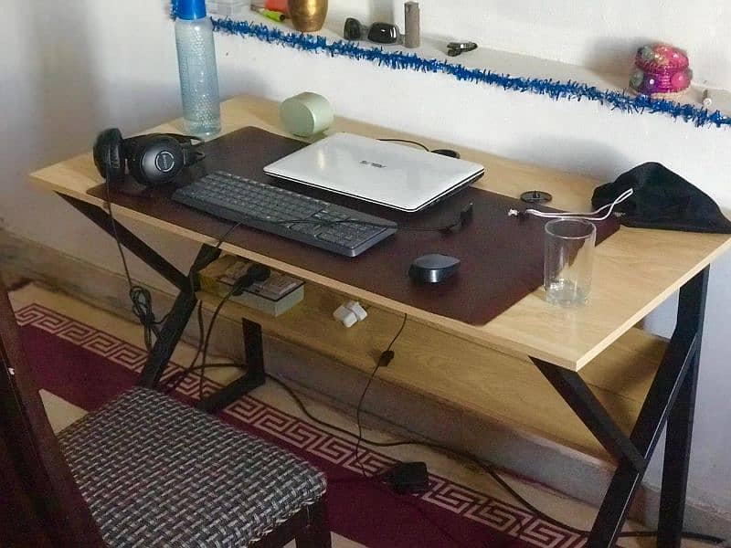 Gaming desk table study table computer table and chairs 7