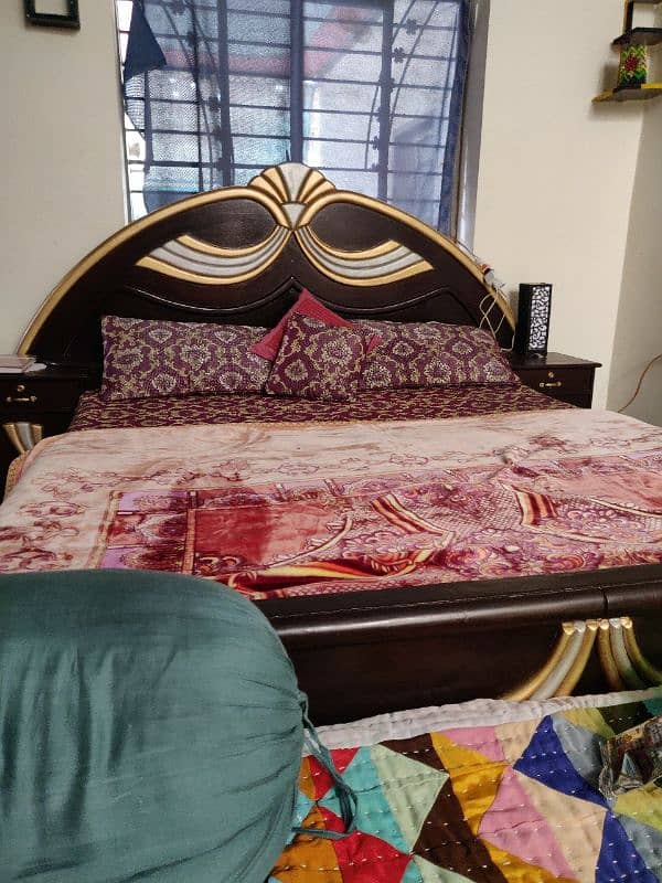 king size Stylish Bed 0