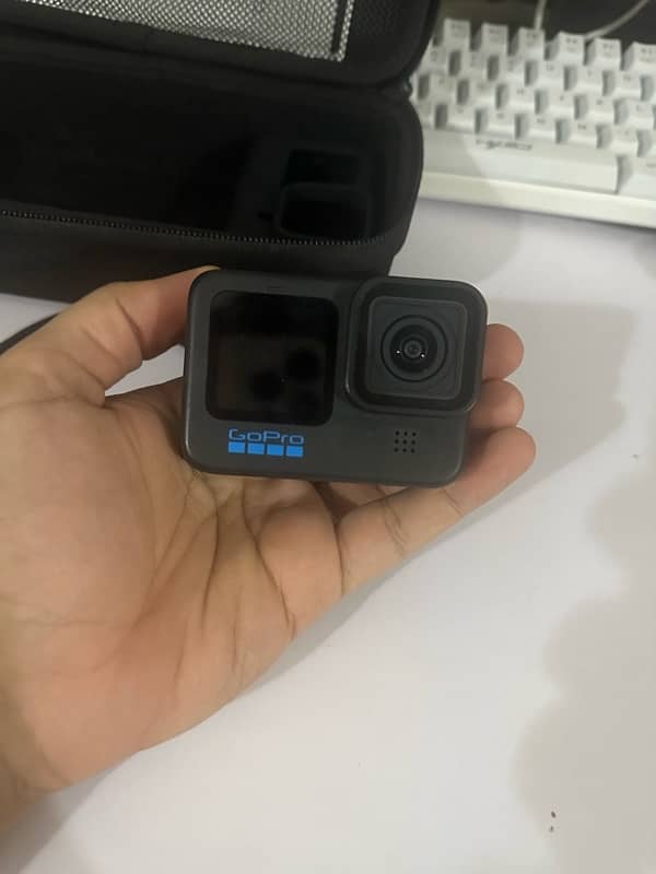 Go Pro Hero 10 Black | Brand New | Full Set 3
