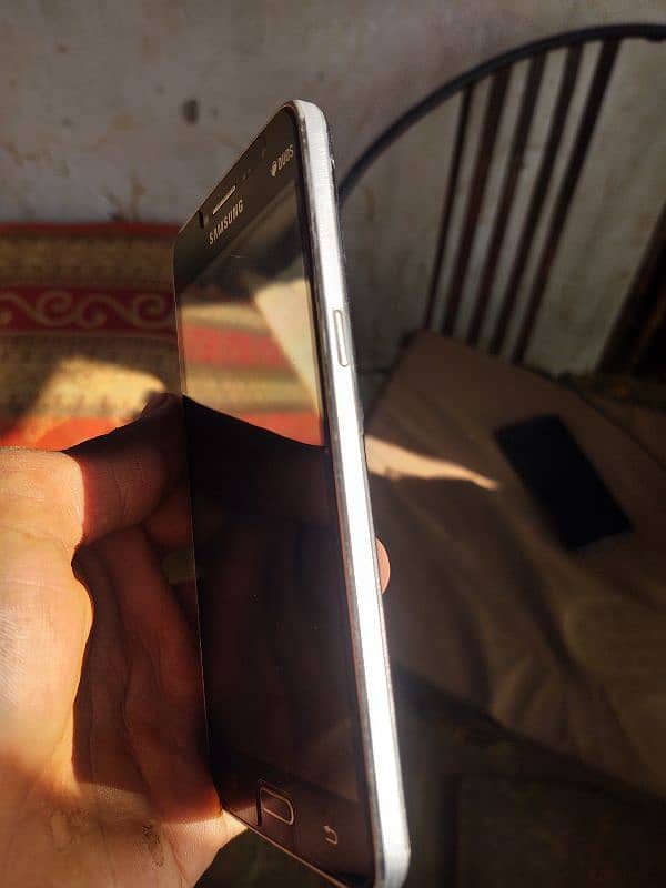 Sumsang Galaxy Grand Prime+ 3