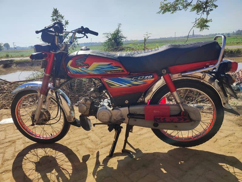 Honda CD 70 Color Red 7