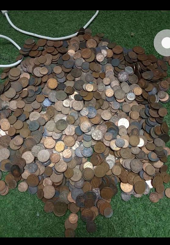 Mix British Pennies and old Different Coins per kg 1