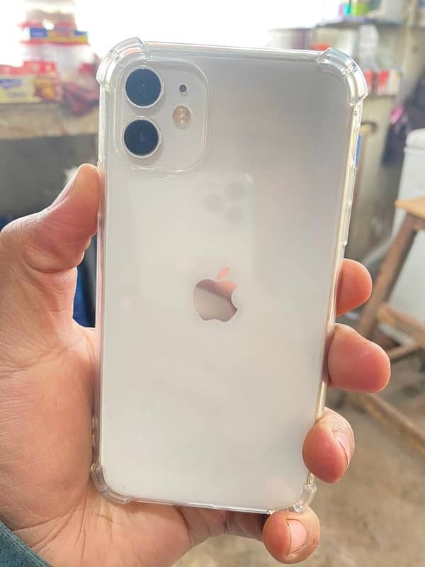 I phone 11  128gb non pta factory unlock call number 03035465371 4