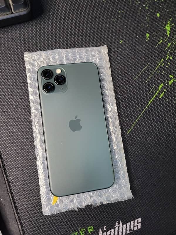 iphone 11 pro 256gb nonpta 10/10 1
