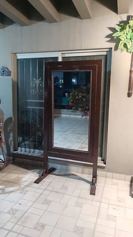 Standing Mirror. 3