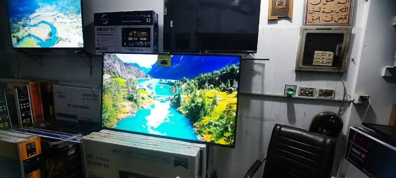 SAMSUNG 32,,INCH Q LED UHD MODEL, 03225848699 0
