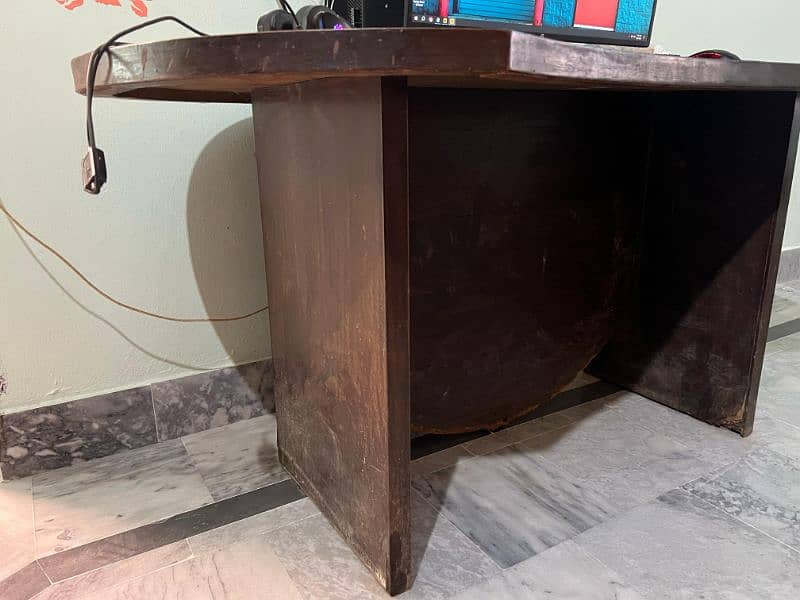 Computer Table Estrii Table 1