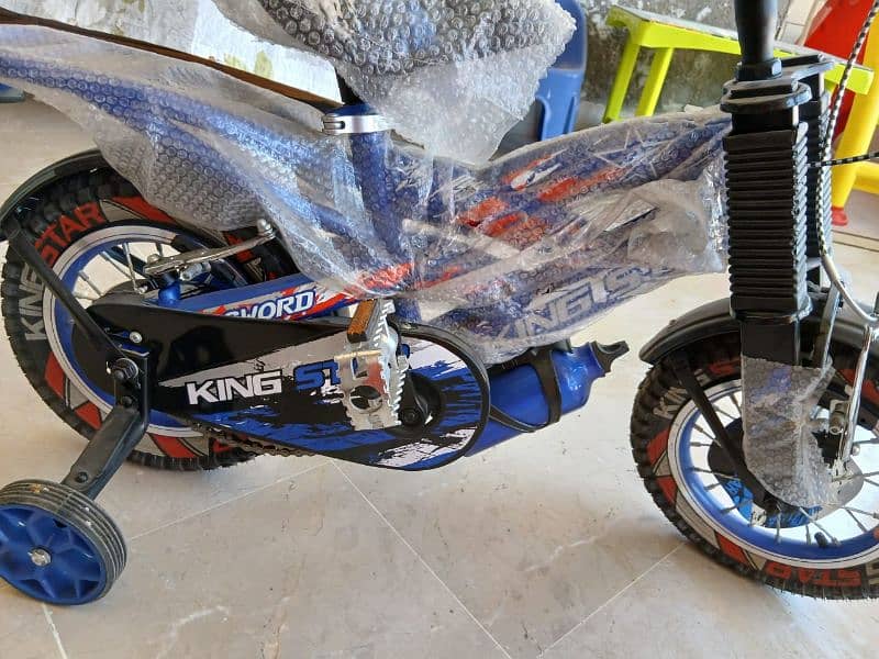 kids cycle in new condition 8