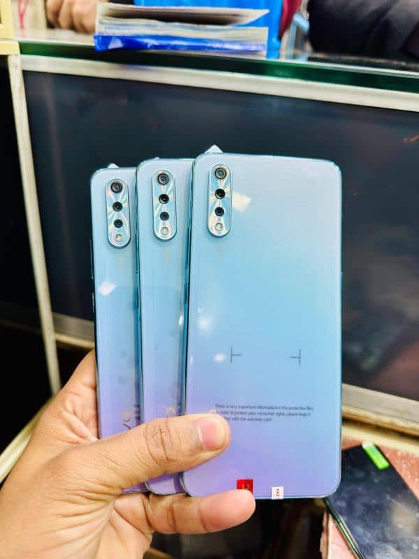 vivo s1 8/256 10/10 condition with fast charger 0