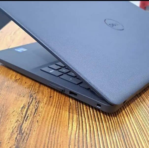 Dell Touch Screen i5 7th Generation (Ram 8GB + SSD 256GB) 15 Display 4