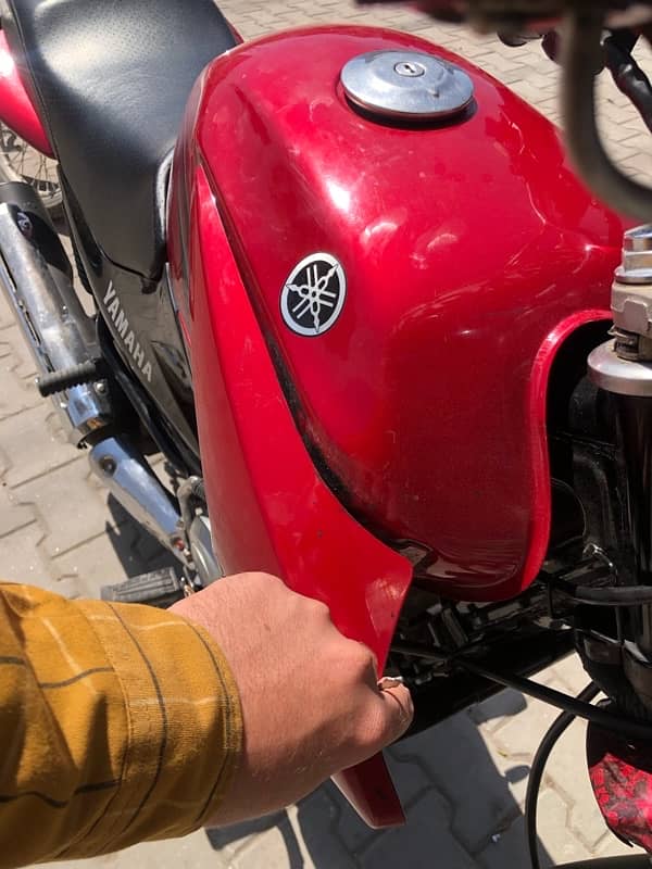 YBR 125G 8