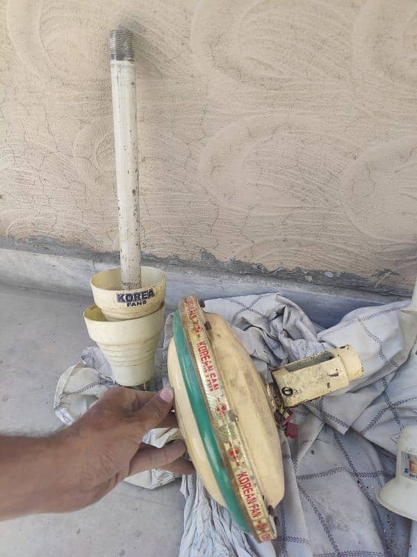 2 Ceiling Fan available for Sale 0