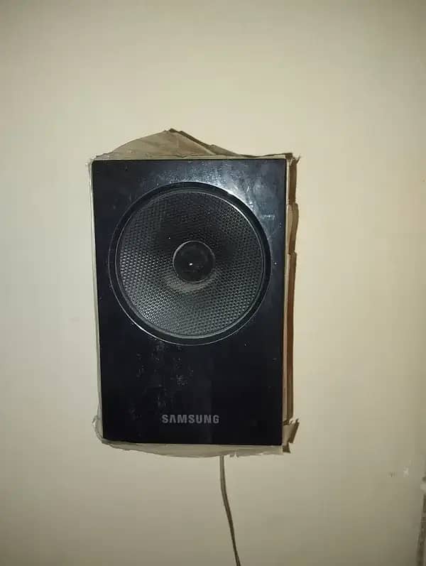 All in One + Samsung HT-F5500W/ZA 3D Blu-Ray Home Theater System 6