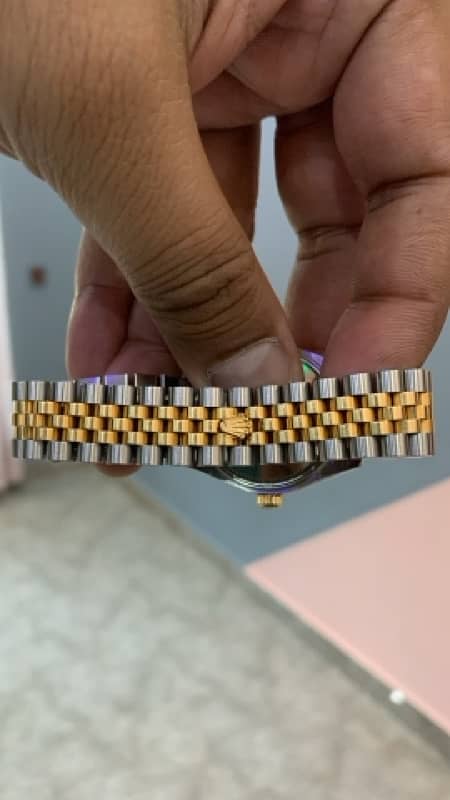 Rolex 31 mm Mother of Pearl Daimond 5