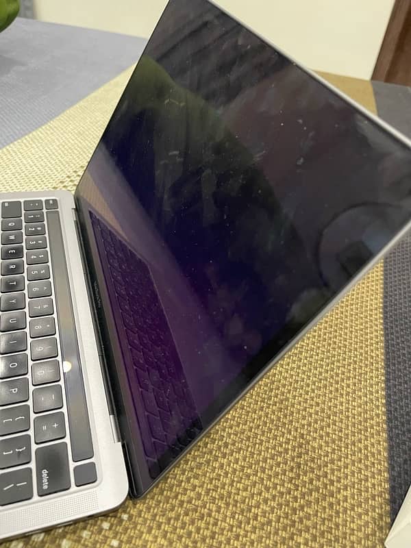 Macbook pro 2020 i5 Quad Core 512 SSD, 16 GB SSD 3