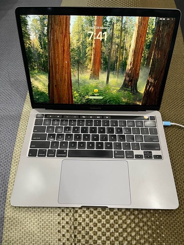 Macbook pro 2020 i5 Quad Core 512 SSD, 16 GB SSD 4